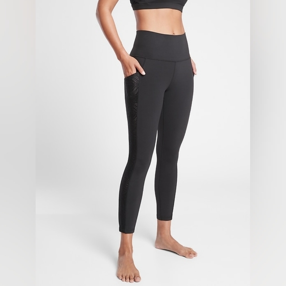 Athleta Salutation Stash II Lace 7/8 Legging Black Size Medium - Picture 1 of 6